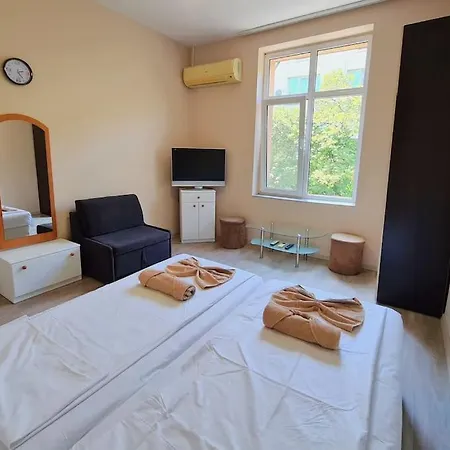 Mateo Center Апартаменти